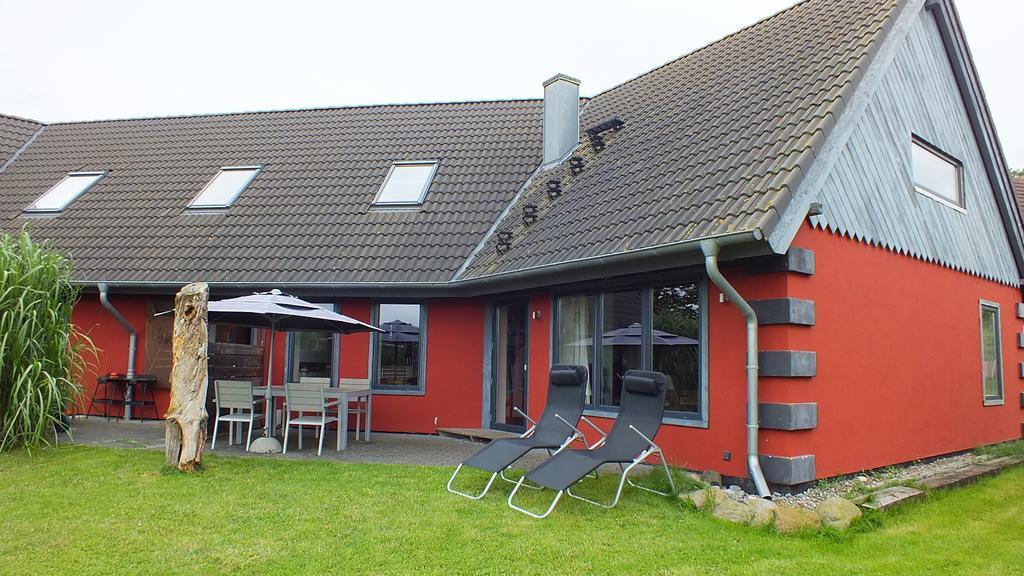 Вилла Rotes Haus Brook Экстерьер фото